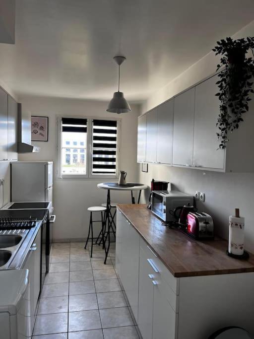 Apartment World 10p , 5 Min Du Parc, Parking Prive Chessy (Seine-et-Marne)