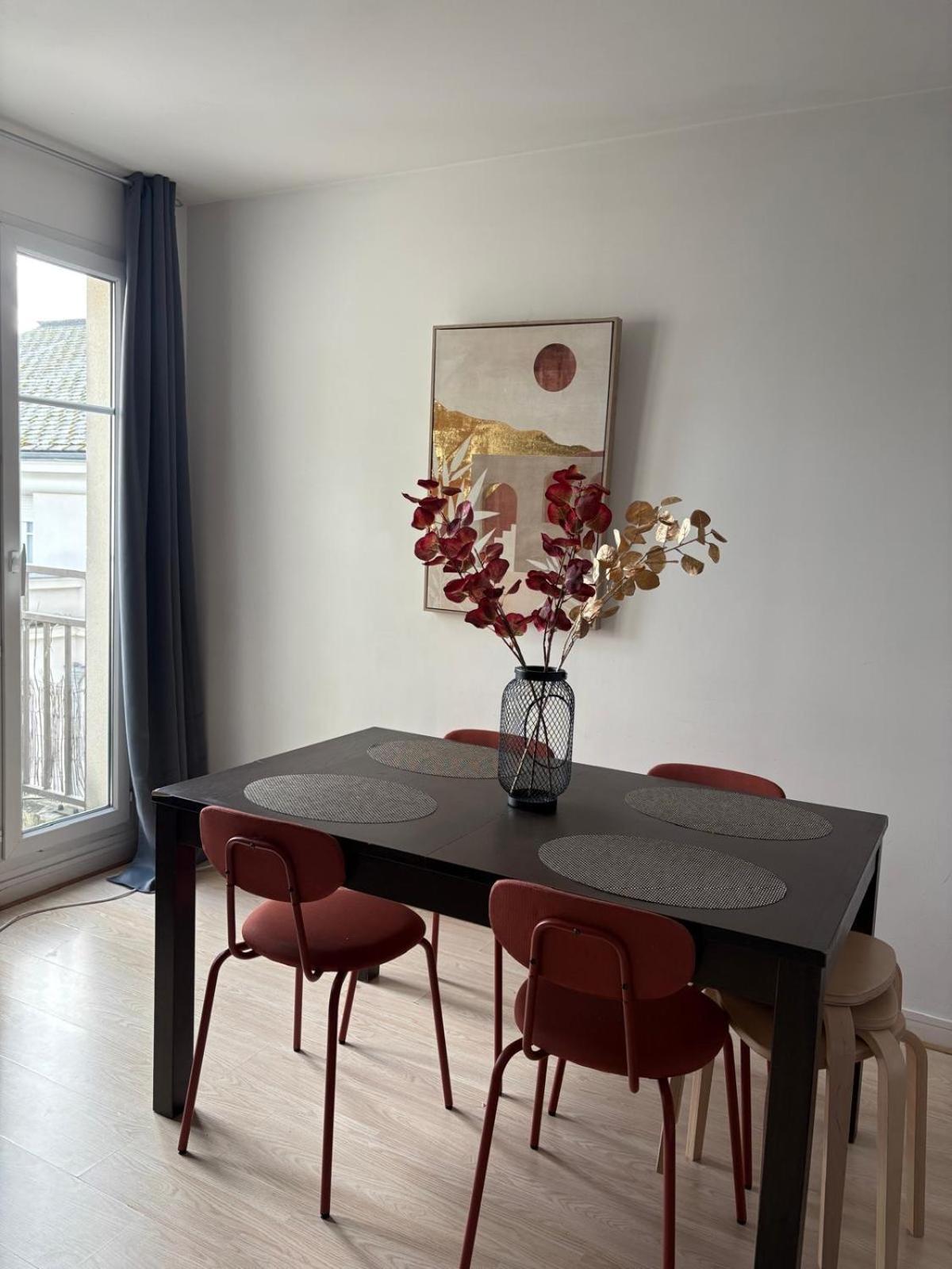 Apartment World 10p , 5 Min Du Parc, Parking Prive
